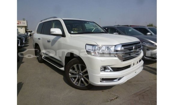 Buy Import Toyota Land Cruiser White Car in Import - Dubai in Dhufar Buy Import Toyota Land Cruiser White Car in Import - Dubai in Dhufar