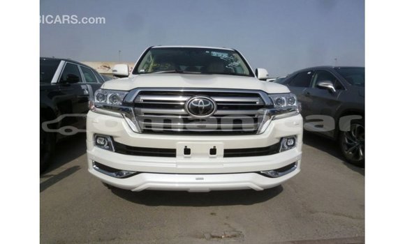 Buy Import Toyota Land Cruiser White Car in Import - Dubai in Dhufar Buy Import Toyota Land Cruiser White Car in Import - Dubai in Dhufar