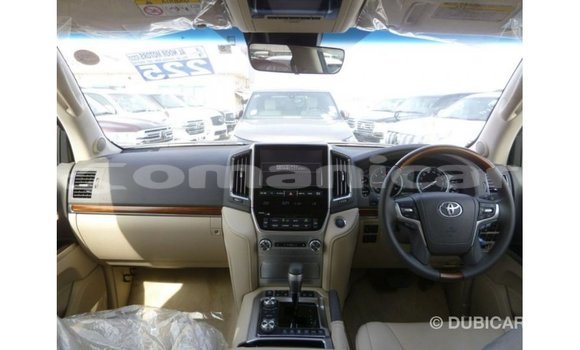 Buy Import Toyota Land Cruiser White Car in Import - Dubai in Dhufar Buy Import Toyota Land Cruiser White Car in Import - Dubai in Dhufar