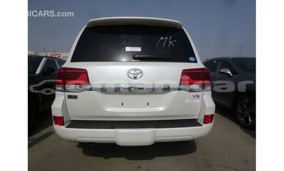 Buy Import Toyota Land Cruiser White Car in Import - Dubai in Dhufar Buy Import Toyota Land Cruiser White Car in Import - Dubai in Dhufar