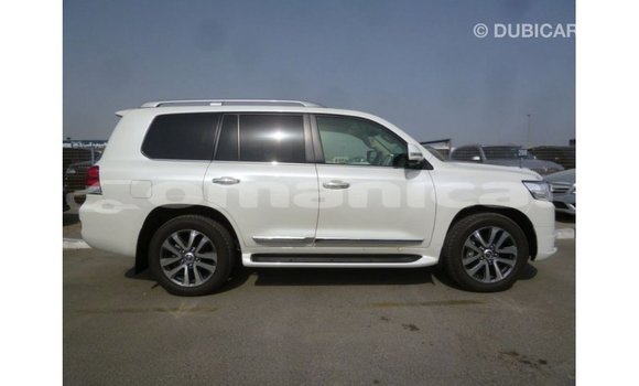 Buy Import Toyota Land Cruiser White Car in Import - Dubai in Dhufar Buy Import Toyota Land Cruiser White Car in Import - Dubai in Dhufar
