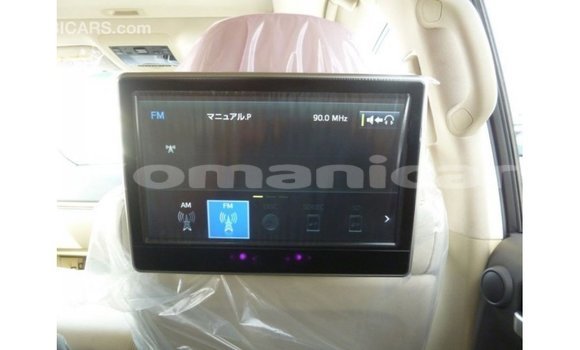 Buy Import Toyota Land Cruiser White Car in Import - Dubai in Dhufar Buy Import Toyota Land Cruiser White Car in Import - Dubai in Dhufar