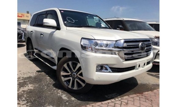 Buy Import Toyota Land Cruiser White Car in Import - Dubai in Dhufar Buy Import Toyota Land Cruiser White Car in Import - Dubai in Dhufar
