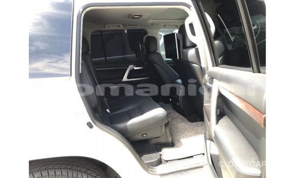 Buy Import Toyota Land Cruiser White Car in Import - Dubai in Dhufar Buy Import Toyota Land Cruiser White Car in Import - Dubai in Dhufar