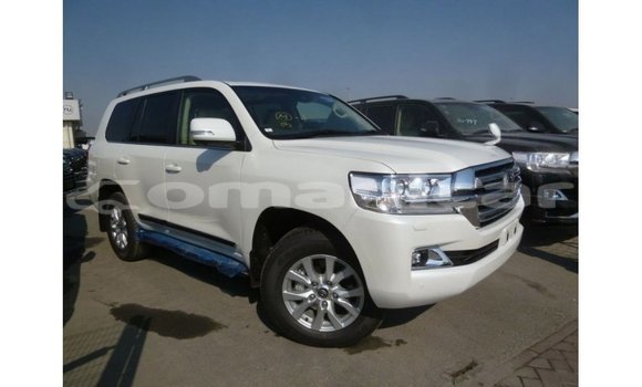 Buy Import Toyota Land Cruiser White Car in Import - Dubai in Dhufar Buy Import Toyota Land Cruiser White Car in Import - Dubai in Dhufar