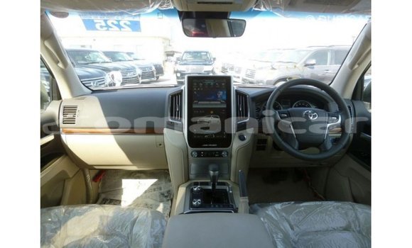Buy Import Toyota Land Cruiser White Car in Import - Dubai in Dhufar Buy Import Toyota Land Cruiser White Car in Import - Dubai in Dhufar