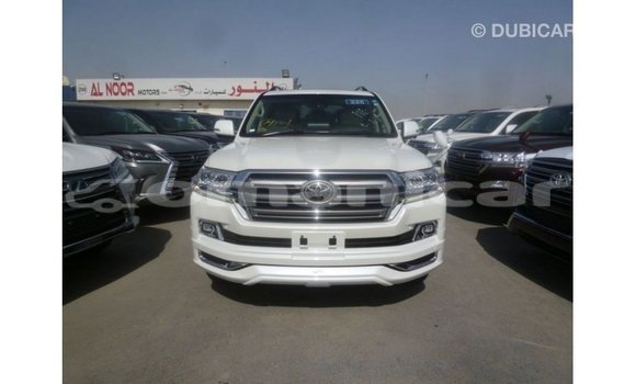 Buy Import Toyota Land Cruiser White Car in Import - Dubai in Dhufar Buy Import Toyota Land Cruiser White Car in Import - Dubai in Dhufar