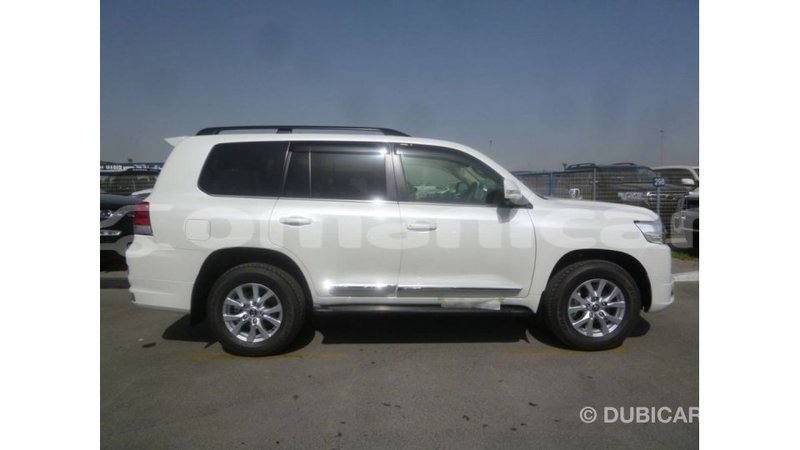 Big with watermark toyota land cruiser dhufar import dubai 3151