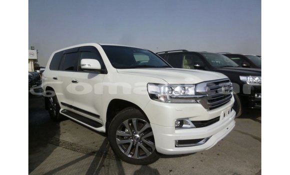 Buy Import Toyota Land Cruiser White Car in Import - Dubai in Dhufar Buy Import Toyota Land Cruiser White Car in Import - Dubai in Dhufar