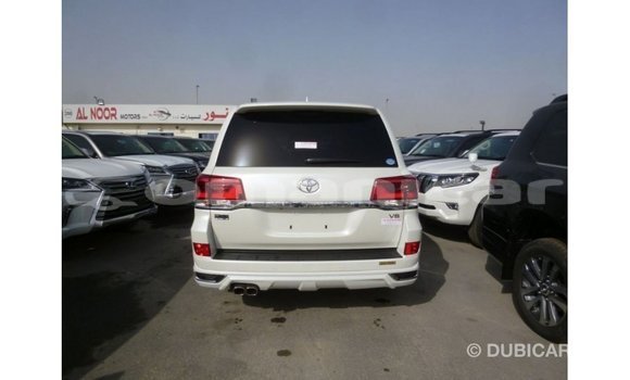 Buy Import Toyota Land Cruiser White Car in Import - Dubai in Dhufar Buy Import Toyota Land Cruiser White Car in Import - Dubai in Dhufar