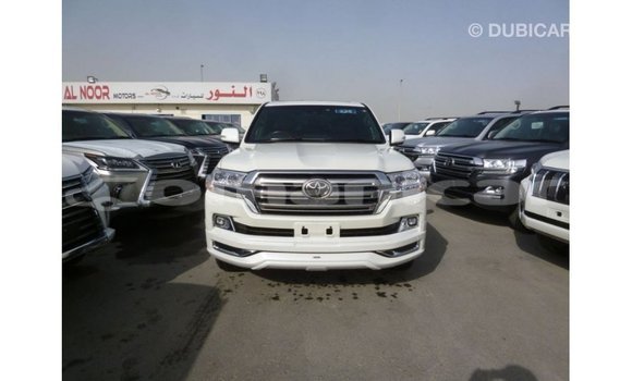 Buy Import Toyota Land Cruiser White Car in Import - Dubai in Dhufar Buy Import Toyota Land Cruiser White Car in Import - Dubai in Dhufar