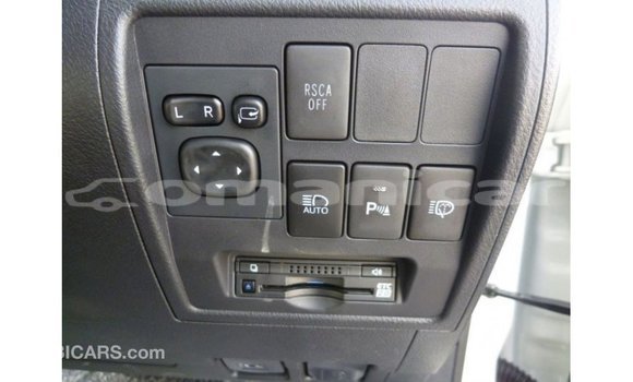 Buy Import Toyota Land Cruiser White Car in Import - Dubai in Dhufar Buy Import Toyota Land Cruiser White Car in Import - Dubai in Dhufar