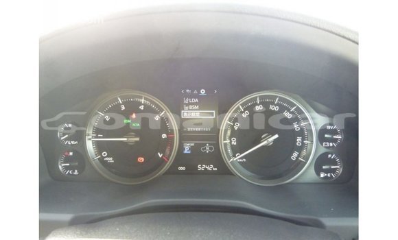 Buy Import Toyota Land Cruiser White Car in Import - Dubai in Dhufar Buy Import Toyota Land Cruiser White Car in Import - Dubai in Dhufar