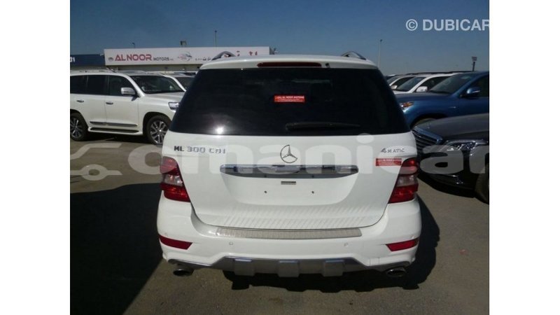Big with watermark mercedes benz 190 dhufar import dubai 3157