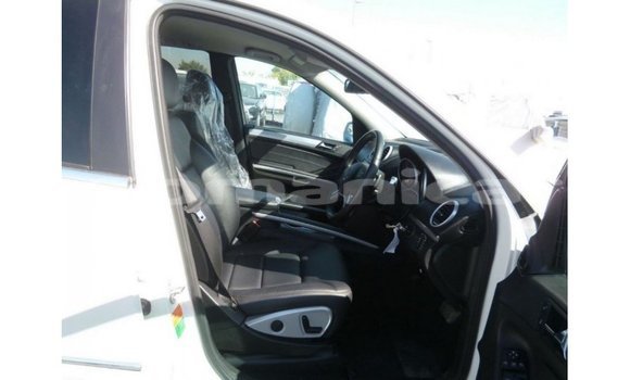 Buy Import Mercedes-Benz 190 White Car in Import - Dubai in Dhufar Buy Import Mercedes-Benz 190 White Car in Import - Dubai in Dhufar