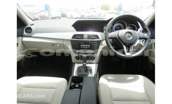 Buy Import Mercedes-Benz 190 Black Car in Import - Dubai in Dhufar Buy Import Mercedes-Benz 190 Black Car in Import - Dubai in Dhufar