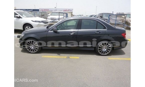 Buy Import Mercedes-Benz 190 Black Car in Import - Dubai in Dhufar Buy Import Mercedes-Benz 190 Black Car in Import - Dubai in Dhufar