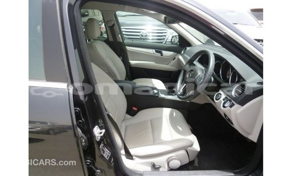 Buy Import Mercedes-Benz 190 Black Car in Import - Dubai in Dhufar Buy Import Mercedes-Benz 190 Black Car in Import - Dubai in Dhufar