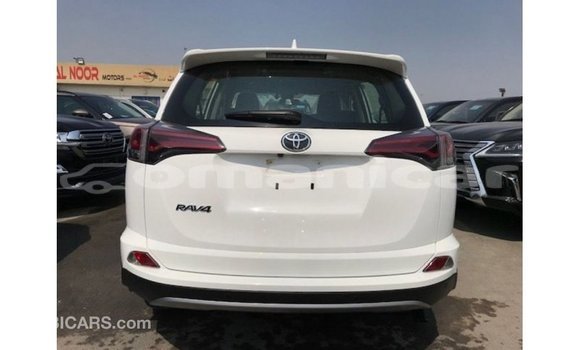 Buy Import Toyota 4Runner White Car in Import - Dubai in Dhufar Buy Import Toyota 4Runner White Car in Import - Dubai in Dhufar