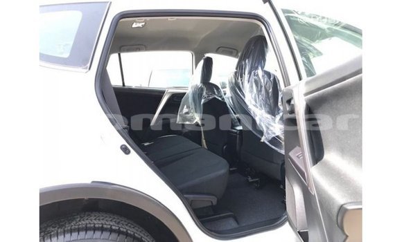Buy Import Toyota 4Runner White Car in Import - Dubai in Dhufar Buy Import Toyota 4Runner White Car in Import - Dubai in Dhufar
