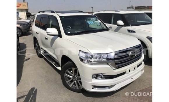 Buy Import Toyota Land Cruiser White Car in Import - Dubai in Dhufar Buy Import Toyota Land Cruiser White Car in Import - Dubai in Dhufar