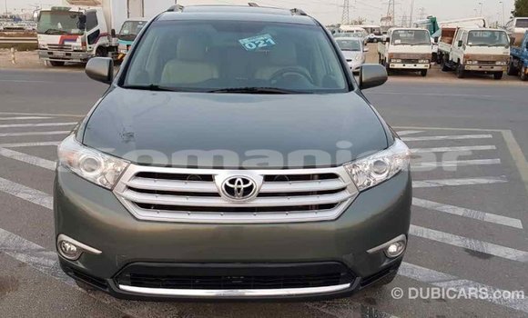 Buy Import Toyota Highlander Green Car in Import - Dubai in Dhufar Buy Import Toyota Highlander Green Car in Import - Dubai in Dhufar