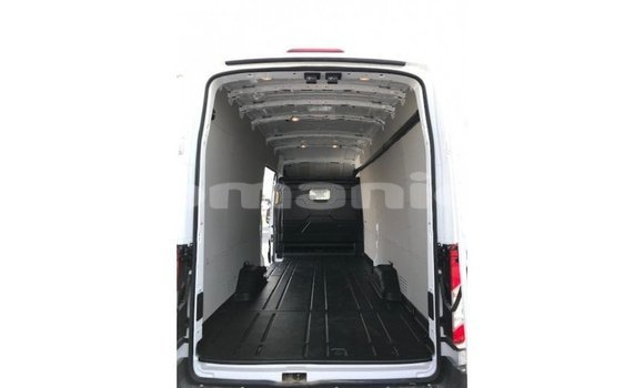 Buy Import Ford Club Wagon White Car in Import - Dubai in Dhufar Buy Import Ford Club Wagon White Car in Import - Dubai in Dhufar