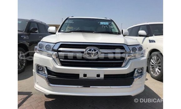 Buy Import Toyota Land Cruiser White Car in Import - Dubai in Dhufar Buy Import Toyota Land Cruiser White Car in Import - Dubai in Dhufar