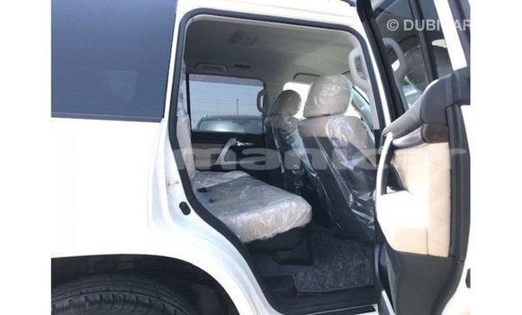 Buy Import Toyota Land Cruiser White Car in Import - Dubai in Dhufar Buy Import Toyota Land Cruiser White Car in Import - Dubai in Dhufar