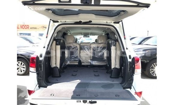 Buy Import Toyota Land Cruiser White Car in Import - Dubai in Dhufar Buy Import Toyota Land Cruiser White Car in Import - Dubai in Dhufar