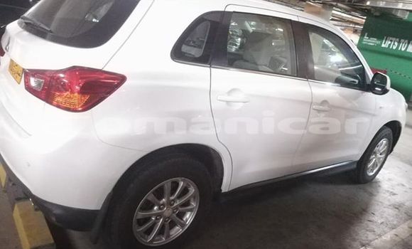 Buy Used Mitsubishi ASX White Car in Muscat in Masqat Buy Used Mitsubishi ASX White Car in Muscat in Masqat