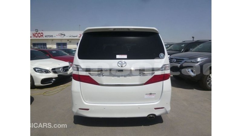 Big with watermark toyota vellfire dhufar import dubai 3170