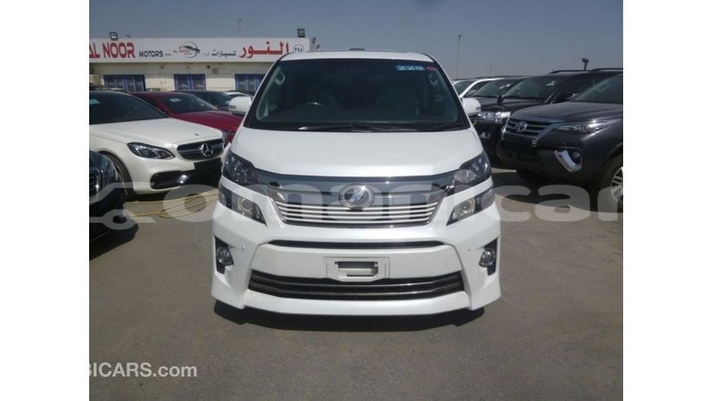 Big with watermark toyota vellfire dhufar import dubai 3170