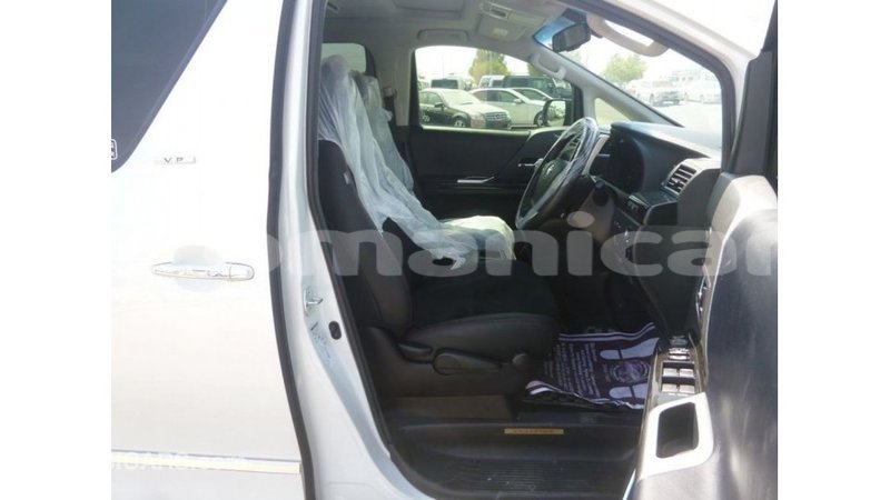 Big with watermark toyota vellfire dhufar import dubai 3170