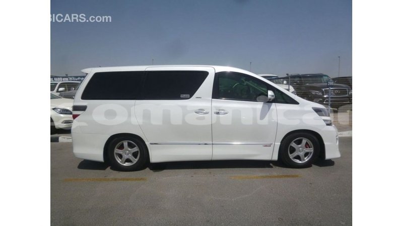 Big with watermark toyota vellfire dhufar import dubai 3170