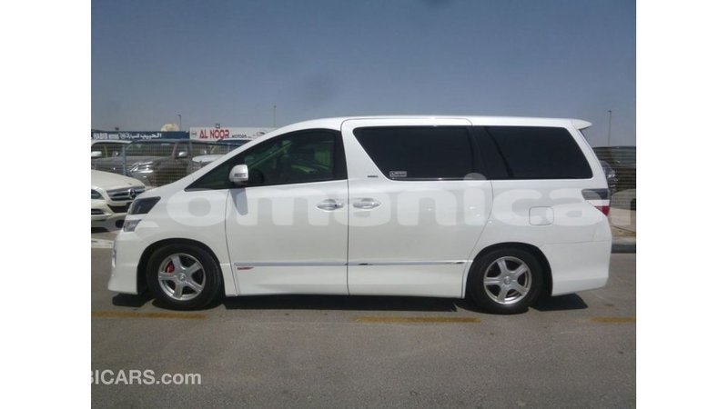 Big with watermark toyota vellfire dhufar import dubai 3170