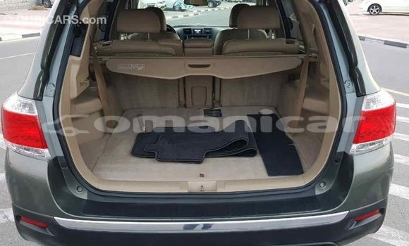Buy Import Toyota Highlander Green Car in Import - Dubai in Dhufar Buy Import Toyota Highlander Green Car in Import - Dubai in Dhufar