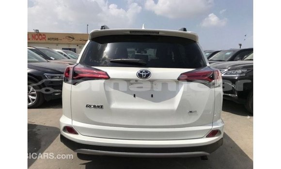 Buy Import Toyota 4Runner White Car in Import - Dubai in Dhufar Buy Import Toyota 4Runner White Car in Import - Dubai in Dhufar