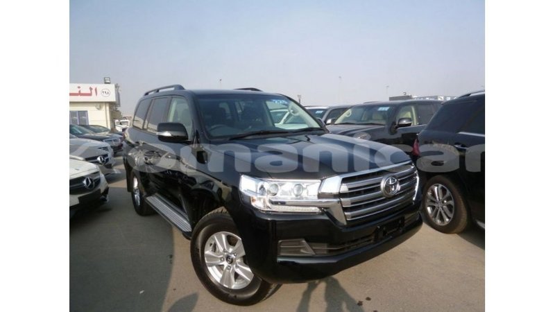 Big with watermark toyota land cruiser dhufar import dubai 3190