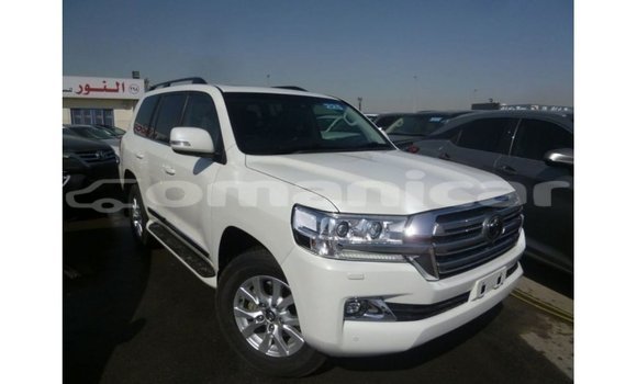 Buy Import Toyota Land Cruiser White Car in Import - Dubai in Dhufar Buy Import Toyota Land Cruiser White Car in Import - Dubai in Dhufar