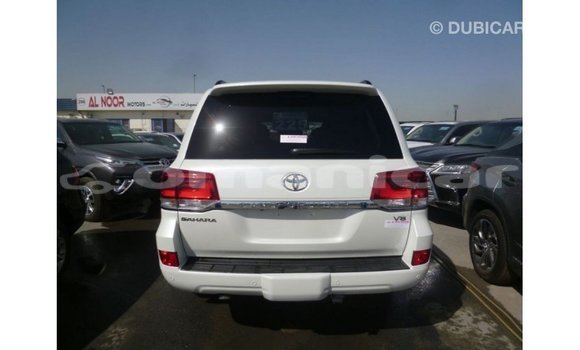 Buy Import Toyota Land Cruiser White Car in Import - Dubai in Dhufar Buy Import Toyota Land Cruiser White Car in Import - Dubai in Dhufar