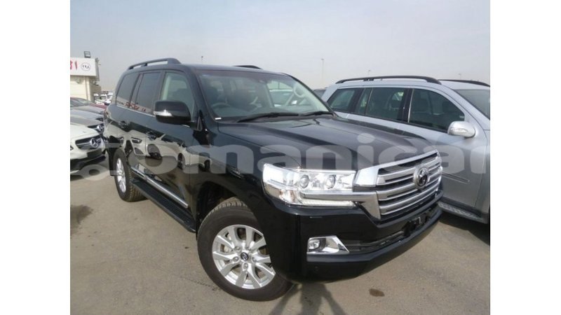 Big with watermark toyota land cruiser dhufar import dubai 3194