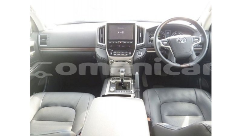 Big with watermark toyota land cruiser dhufar import dubai 3194