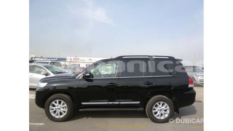 Big with watermark toyota land cruiser dhufar import dubai 3194