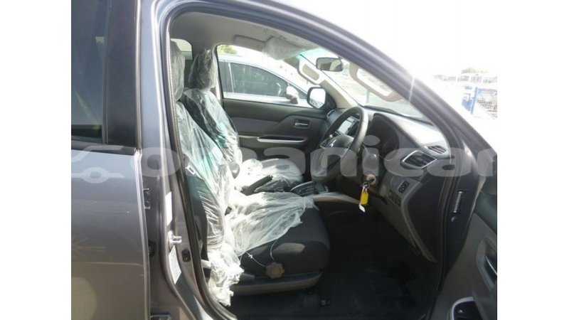 Big with watermark mitsubishi i dhufar import dubai 3195