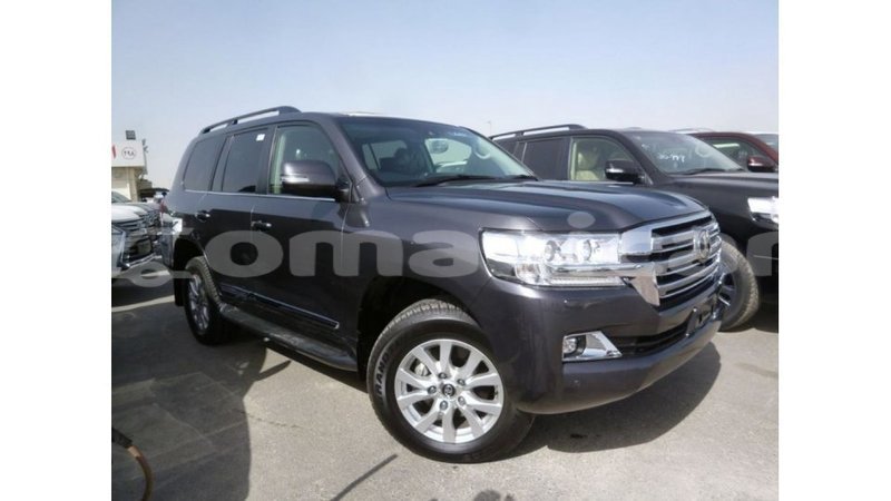 Big with watermark toyota land cruiser dhufar import dubai 3196