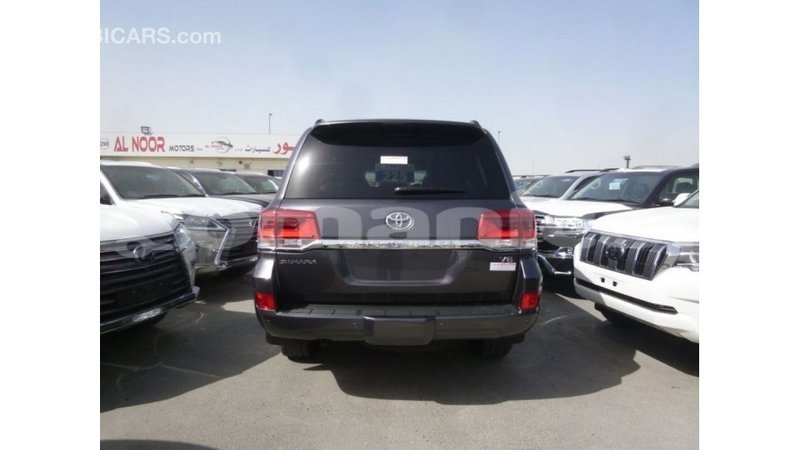 Big with watermark toyota land cruiser dhufar import dubai 3196