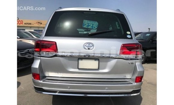Buy Import Toyota Land Cruiser Other Car in Import - Dubai in Dhufar Buy Import Toyota Land Cruiser Other Car in Import - Dubai in Dhufar