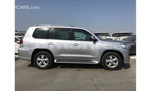 Buy Import Toyota Land Cruiser Other Car in Import - Dubai in Dhufar Buy Import Toyota Land Cruiser Other Car in Import - Dubai in Dhufar