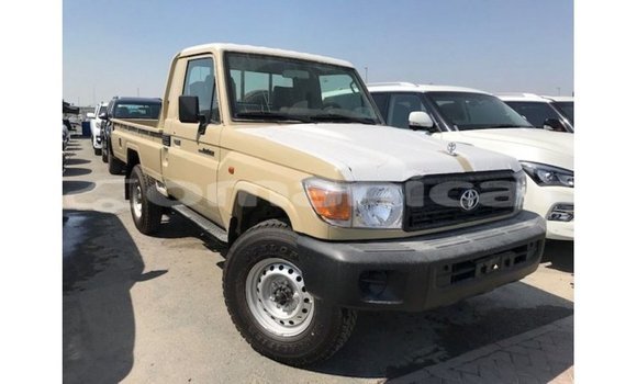 Buy Import Toyota Land Cruiser Beige Car in Import - Dubai in Dhufar Buy Import Toyota Land Cruiser Beige Car in Import - Dubai in Dhufar